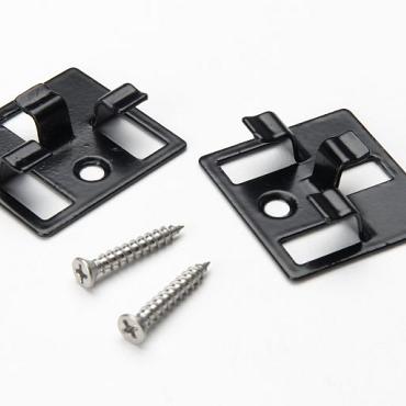 Zwart RVS montage tussen clip + RVS schroeven. Tussenruimte ca. 4-5mm. 100 st/doos