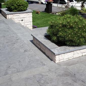 Vijver/Afdekband Spotted Bluestone 100x15x3 cm oppervlak en 2 lange zijdes gezoet blauw